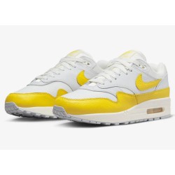 NIKE WMNS AIR MAX 1 TOUR YELLOW